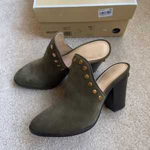 MICHAEL Michael Kors Louise Block-Heel Mules Size 7